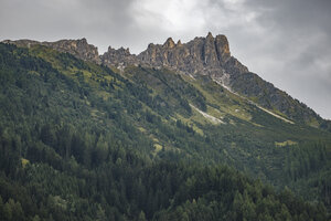 Wandelpad in de Stubai Alps boven de boomgrens