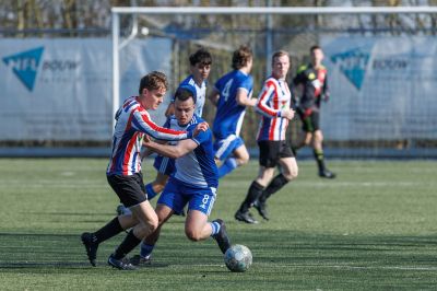 Wedstrijd in de vierde klasse tussen NVS en METO