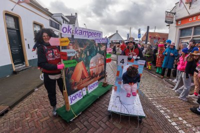 Grote optocht van ut Zeuvebultelaand