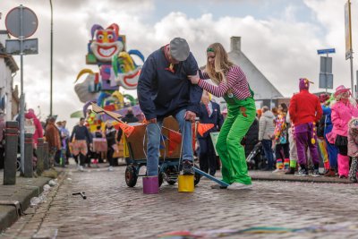 Grote optocht van ut Zeuvebultelaand