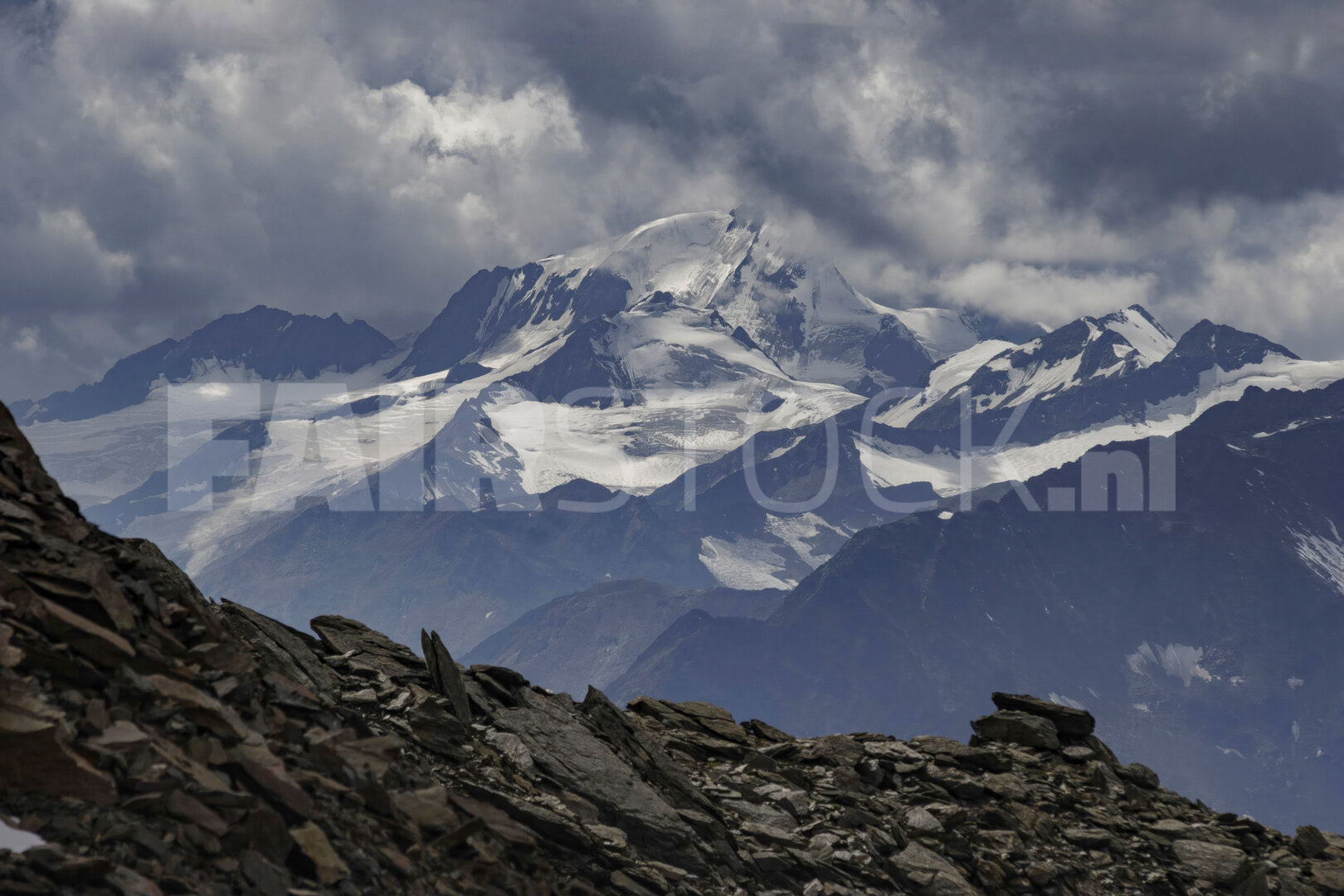 Lagen Oostenrijkse Alpenrotsen en bergen