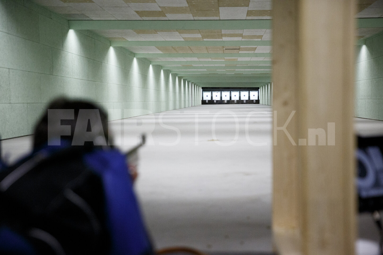 Binnen schietbaan met doelen in schietclub