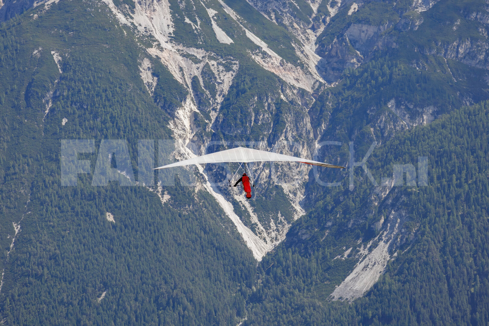 Paragliders in de Stubai Valley thermiek