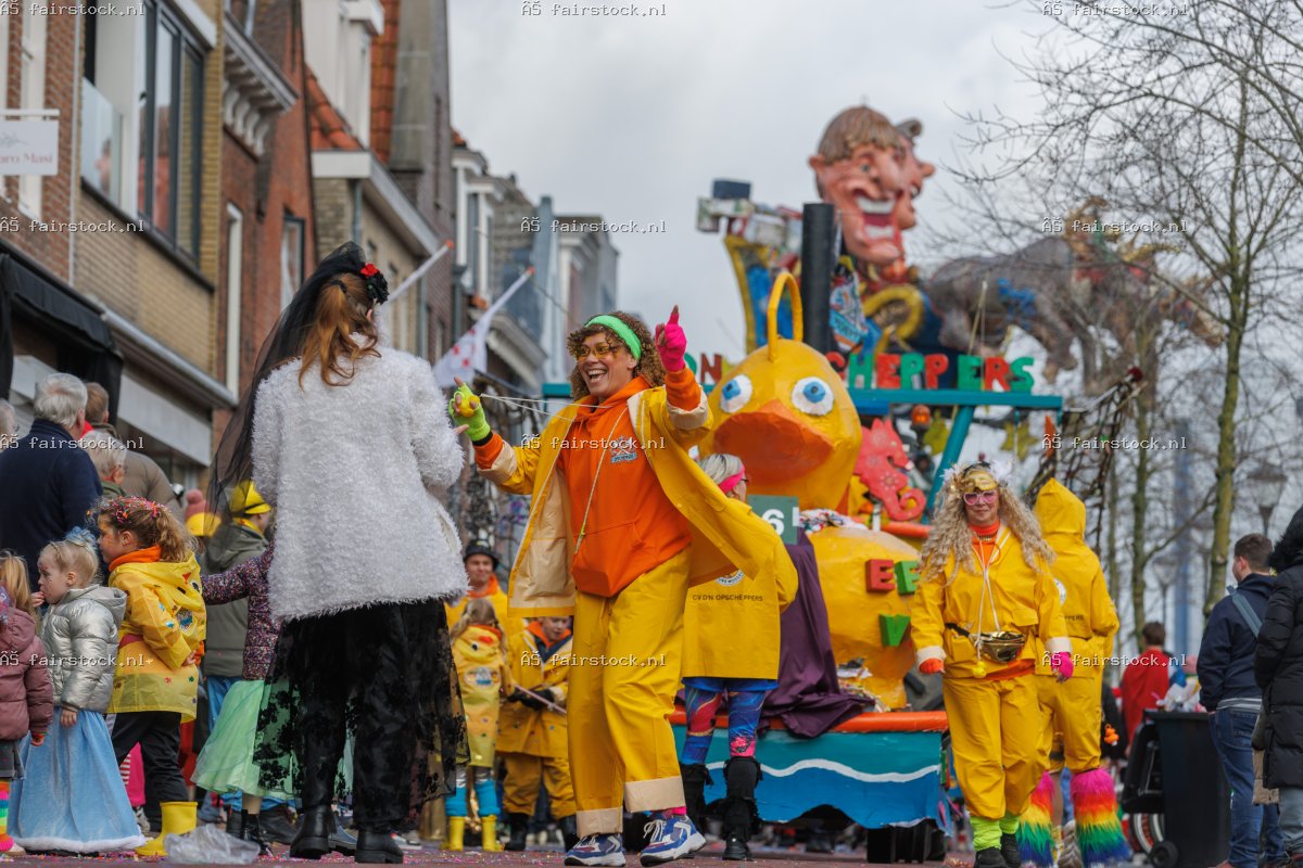 Grote optocht van ut Zeuvebultelaand